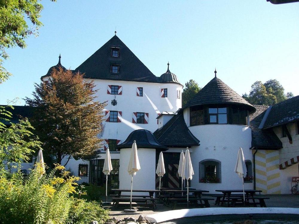 Family Hotel Schloss Rosenegg Fieberbrunn Exterior foto