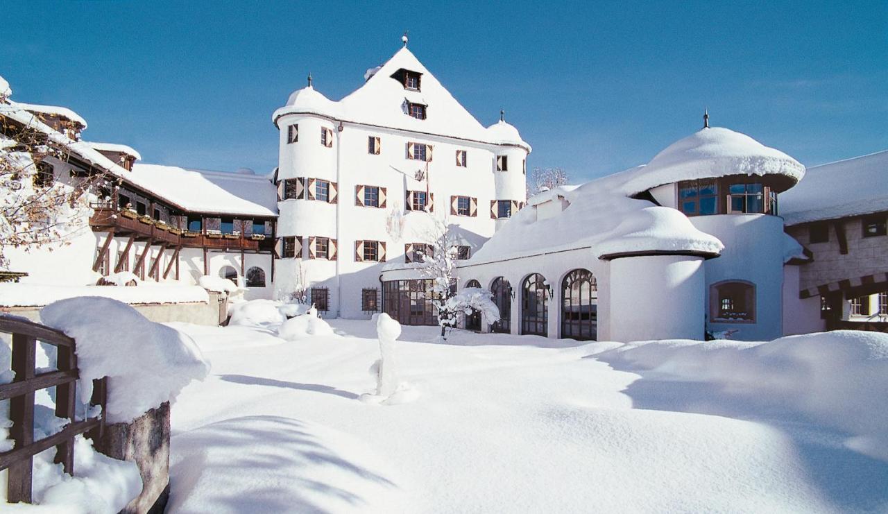 Family Hotel Schloss Rosenegg Fieberbrunn Exterior foto